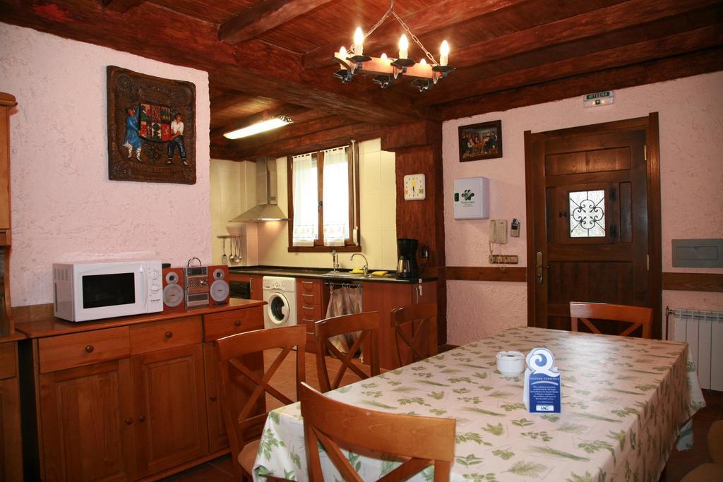 Casa Rural Arratzain Usúrbil Chambre photo